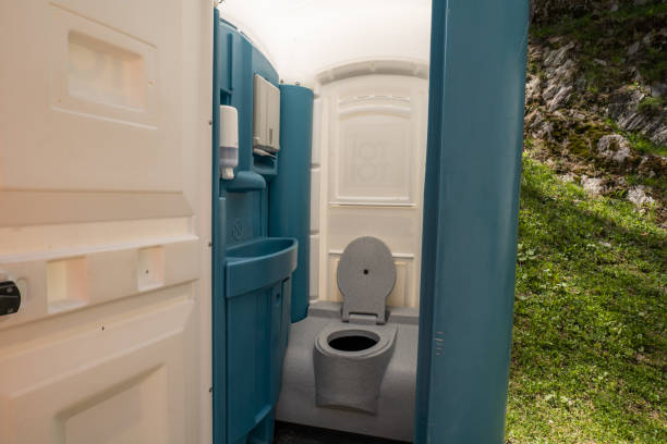 Portable Toilet Options We Offer in Dimondale, MI